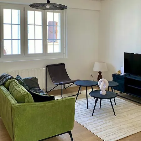 Spacious 2 Luxury Renovated Terrace Garage-madeleine *