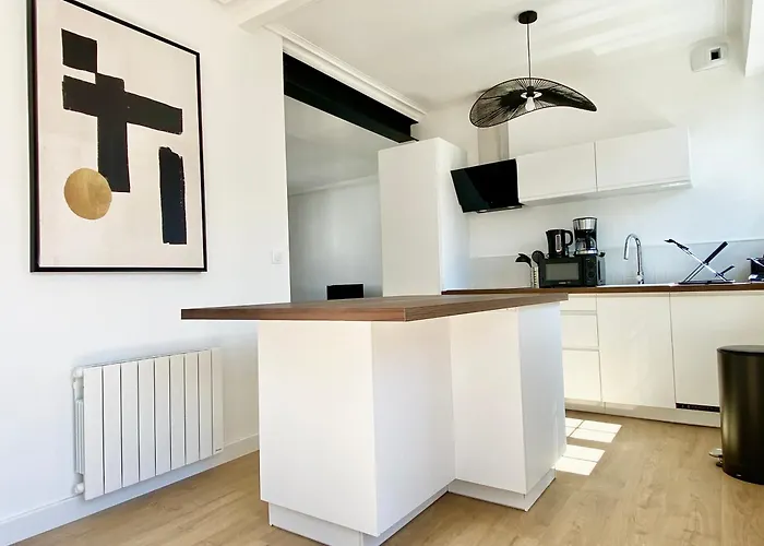 شقة Spacious 2 Luxury Renovated Terrace Garage-madeleine