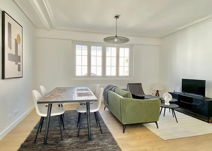 شقة Spacious 2 Luxury Renovated Terrace Garage-madeleine أنجير